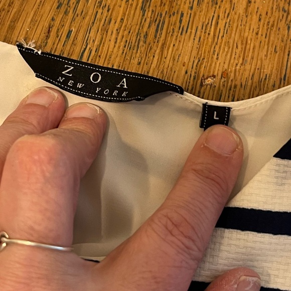 💙 ZOA New York striped textured blouse - size L💙 - Picture 2 of 8